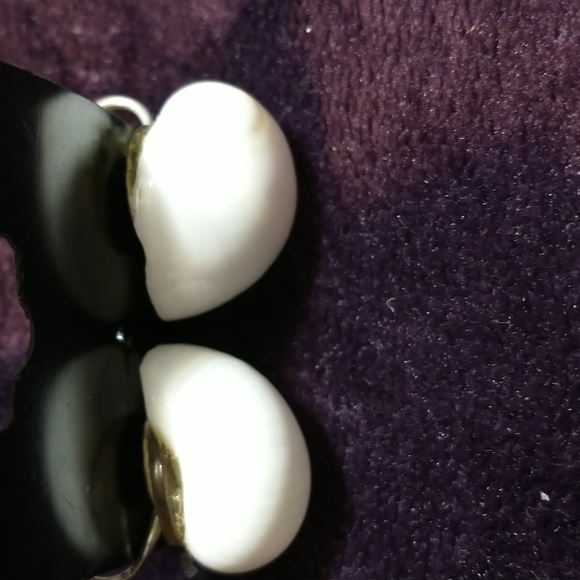 Sea Shell Earrings with Screw Posts - non pieced ears. - Picture 2 of 3